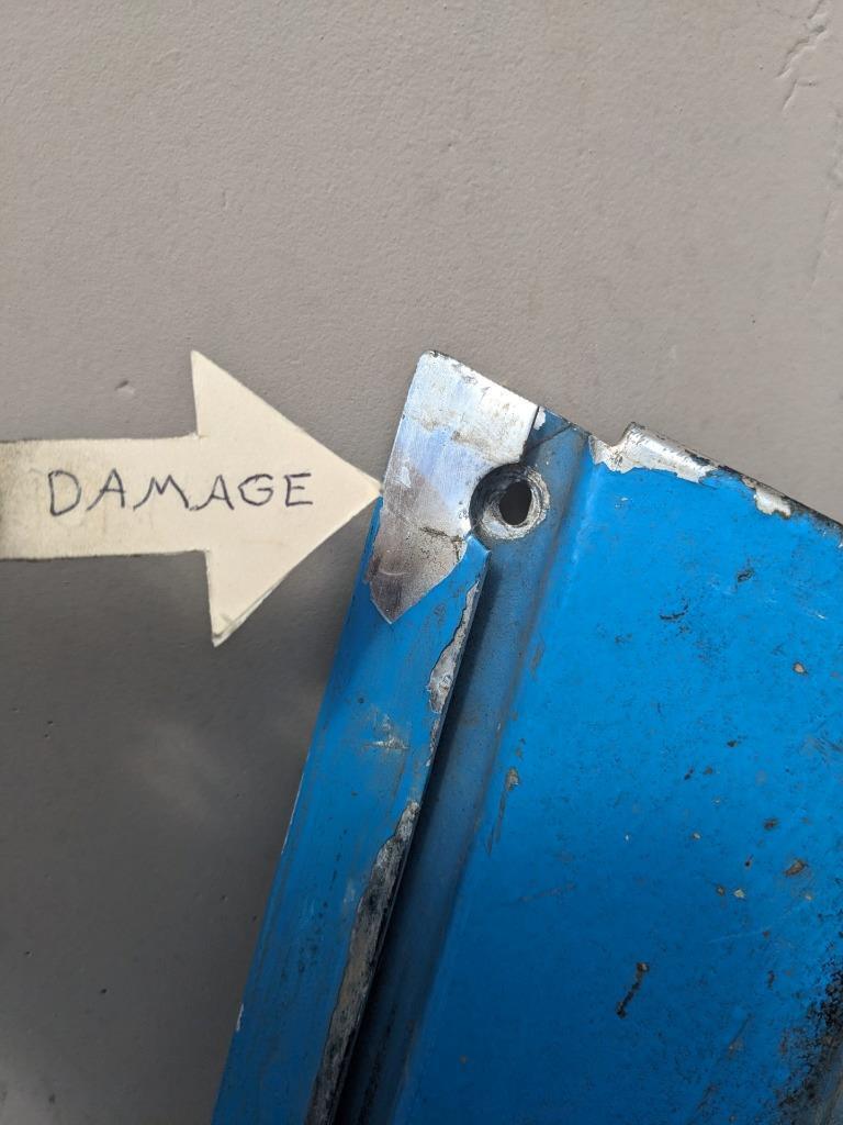 DAMAGED PORSCHE ALUMINUM RIGHT ROCKER PANEL BLUE FOR 78-89 911SC USED R25