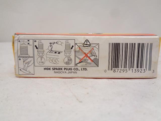 NGK SPARK PLUGS STANDARD SERIES CHRYSLER TC MASERATI PORSCHE 10 PACK 3923 R13