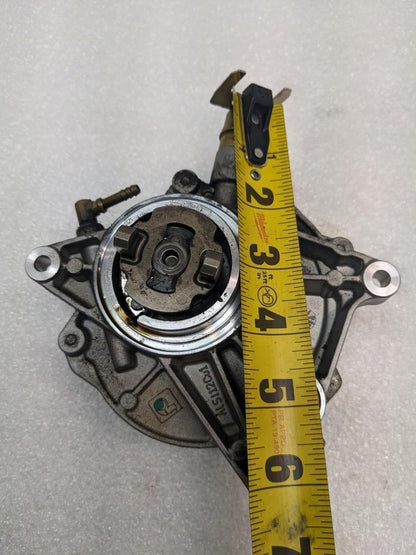 2016-18 PIERBURG PORSCHE MACAN ENGINE VACUUM PUMP 94610053000 USED R25