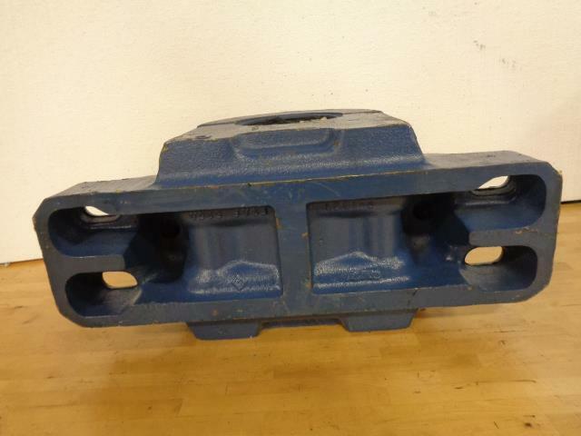 NEW SKF SAF 322 PILLOW BLOCK HOUSING CAST IRON 4 BOLT BASE SPLIT BLOCK BSRG4