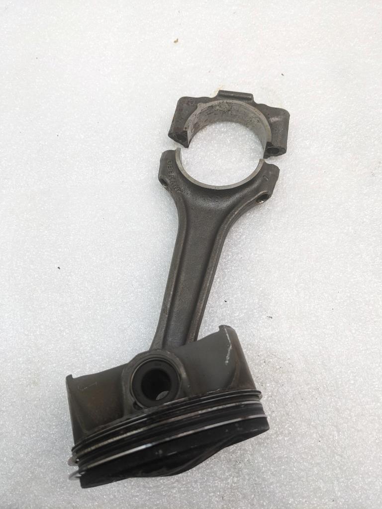 PORSCHE CAYENNE PISTON CONNECTING ROD #2 (CRACKED) 9461191R USED R24