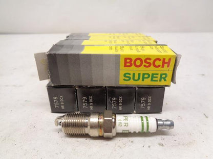 BRAND NEW BOSCH CHEVY GMC SUPER SPARK PLUG 9-PACK 7579 R13T3