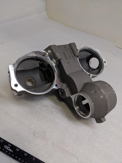 JOHN DEERE CE20020 ROW UNIT GEAR CASE HOUSING NEW I2