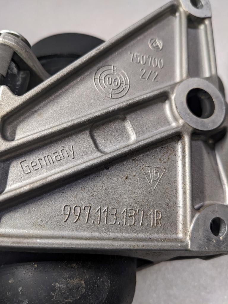 PORSCHE BOXSTER CAYMAN ENGINE AIR INJECTION PUMP/BRACKET 9971131371R USED 996B.G