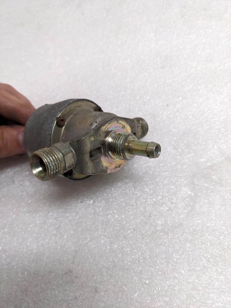 PORSCHE 92811019801 FUEL PRESSURE REGULATOR FOR 88-95 PORSCHE 911 USED R20T7