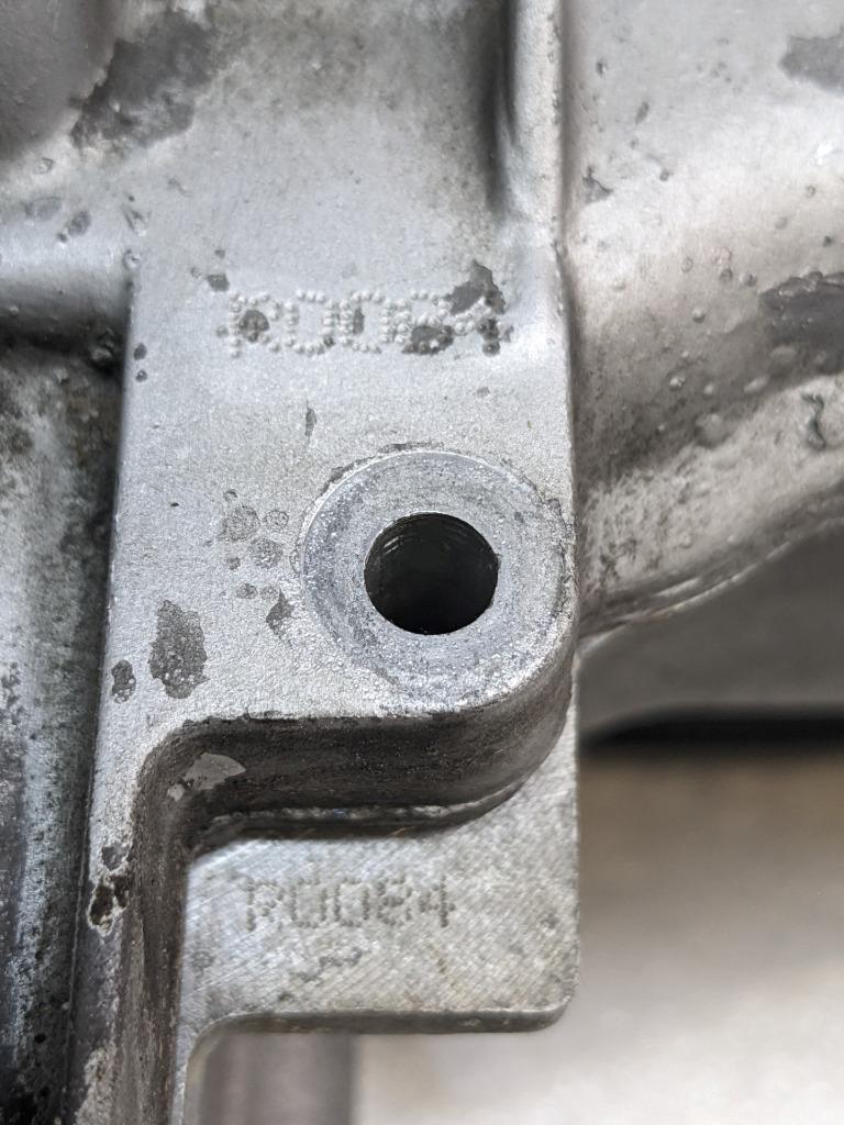 PORSCHE 911/996 CYLINDER HEAD ASSEMBLY W COVER 9961041391R #3 SR:0084  996GL2