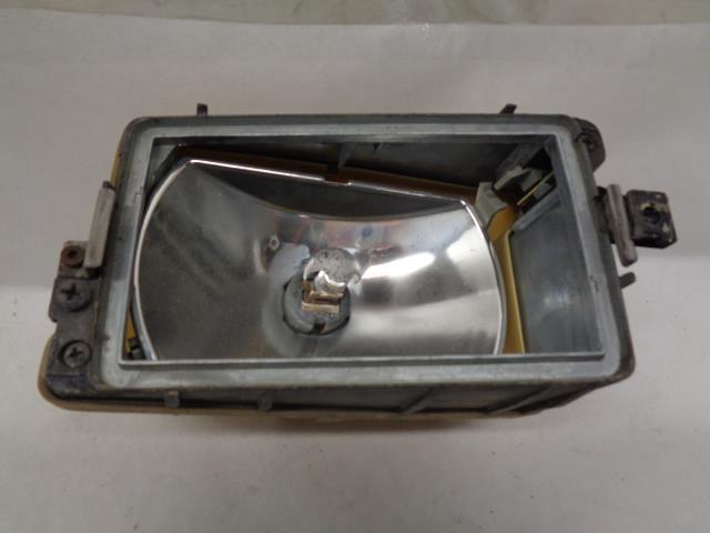 USED GENUINE PORSCHE 928 1978-82 RIGHT FOG LIGHT NO LENS 928 631 417 00 R25T4