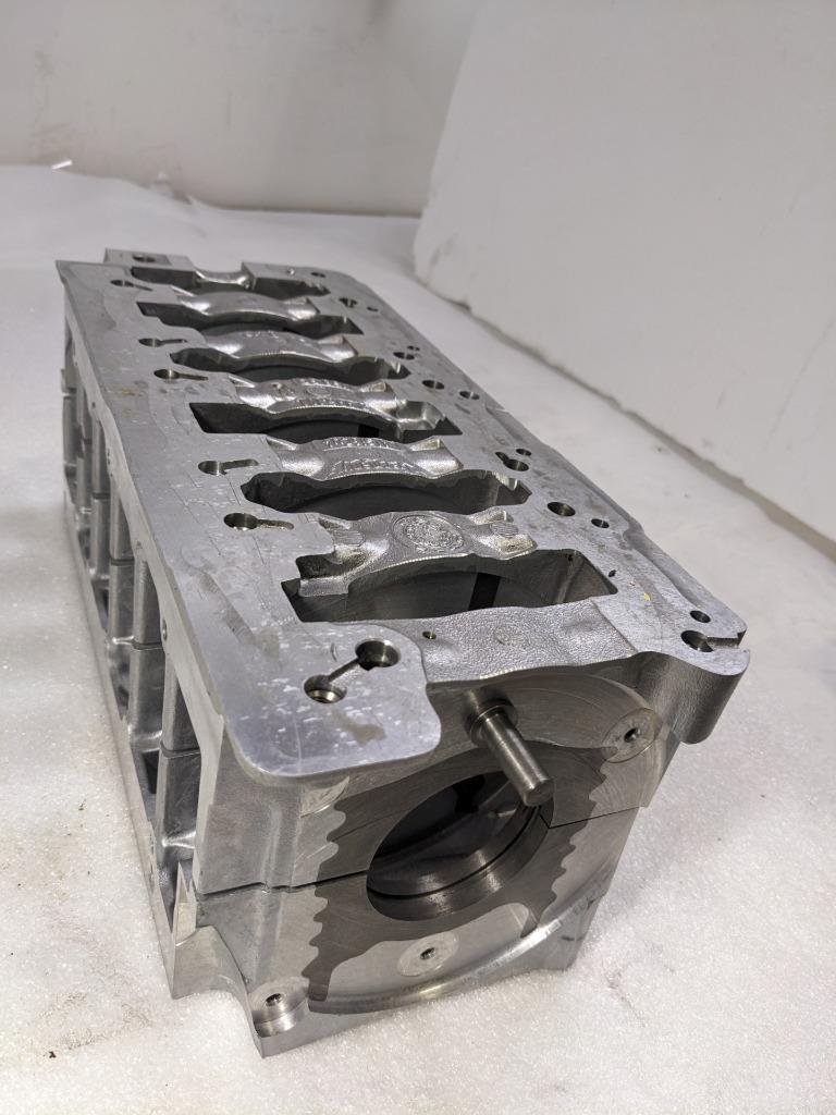 PORSCHE 911 996 BOXSTER ENGINE CRANKCASE HOUSING 9961011575R 996B.G.L.