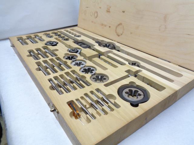CHAMPION CUTTING TOOLS CORP TAP AND DIE 51 PIECE SET w/ WOODEN STORAGE BOX R30