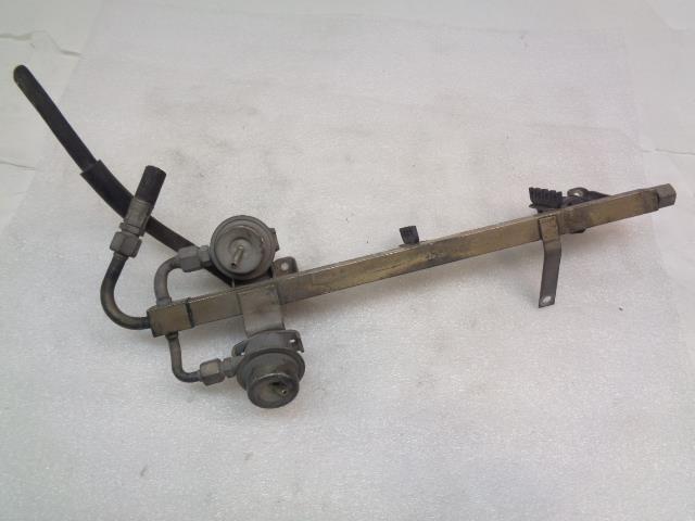 PORSCHE FUEL RAIL AND FUEL REGULATOR FOR 83-85 PORSCHE 944 USED R20