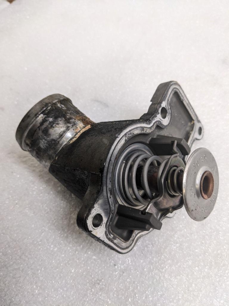 PORSCHE BOXSTER 997/986/911 HOUSING THERMOSTAT 99610612157 USED 996BGL2T2