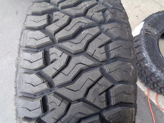 VENOM POWER TERRA HUNTER R/T+ LT 33 12.5 22 114Q LRF 12PLY TIRE TVPRT16N AQ4 SU7
