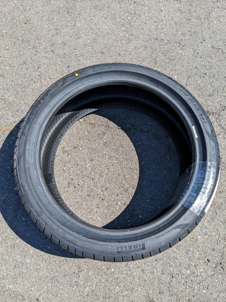 2 PIRELLI P ZERO PZ4 LUXURY (*) (KS) (RSC) P 225 40 19 93T XL TIRES 2750900 CQ3