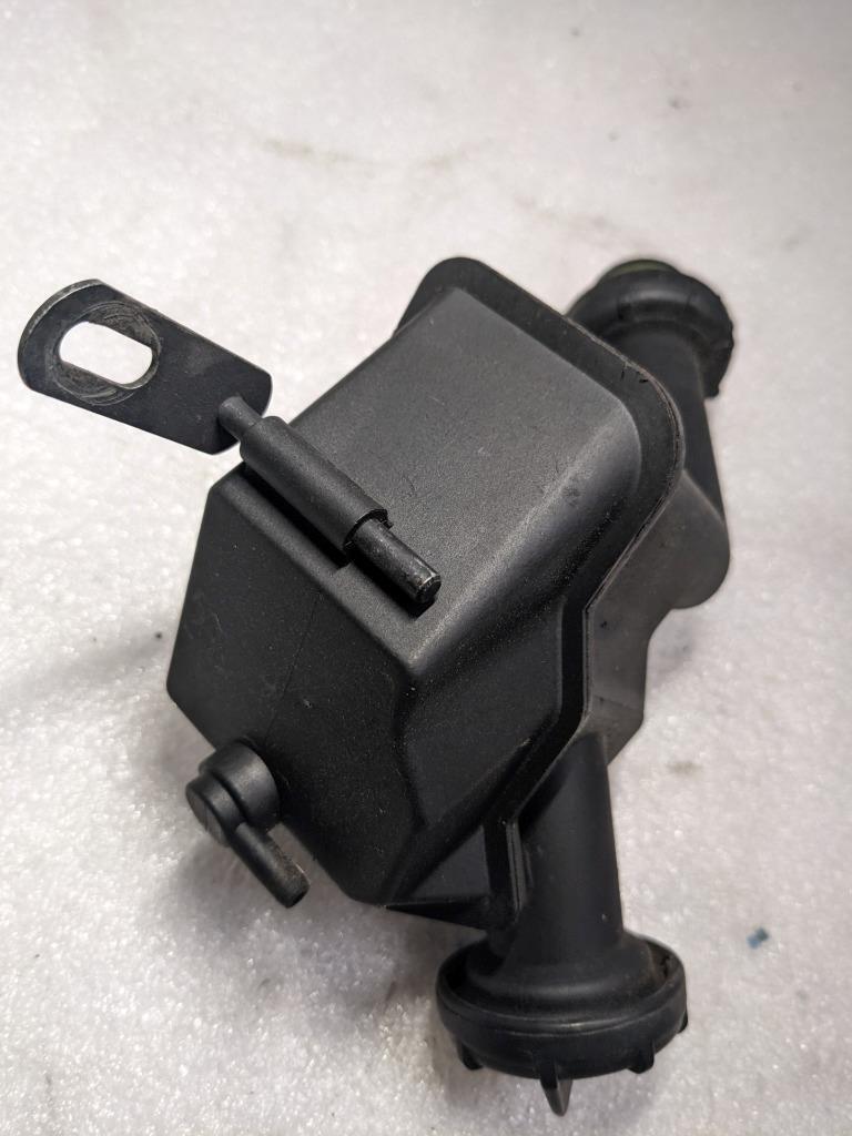 PORSCHE 911/996 POWER STEERING FLUID RESERVOIR TANK USED 996B.G.L.