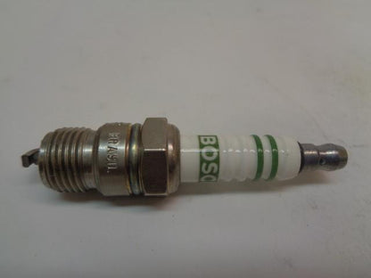 BRAND NEW BOSCH DODGE PONTIAC SUPER SPARK PLUG 10 PACK 7569 R13T3