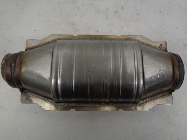 MAGNAFLOW CATALYTIC CONVERTER DIRECT FIT CHEVY EXPRESS GMC 447267 D-193-103 R19