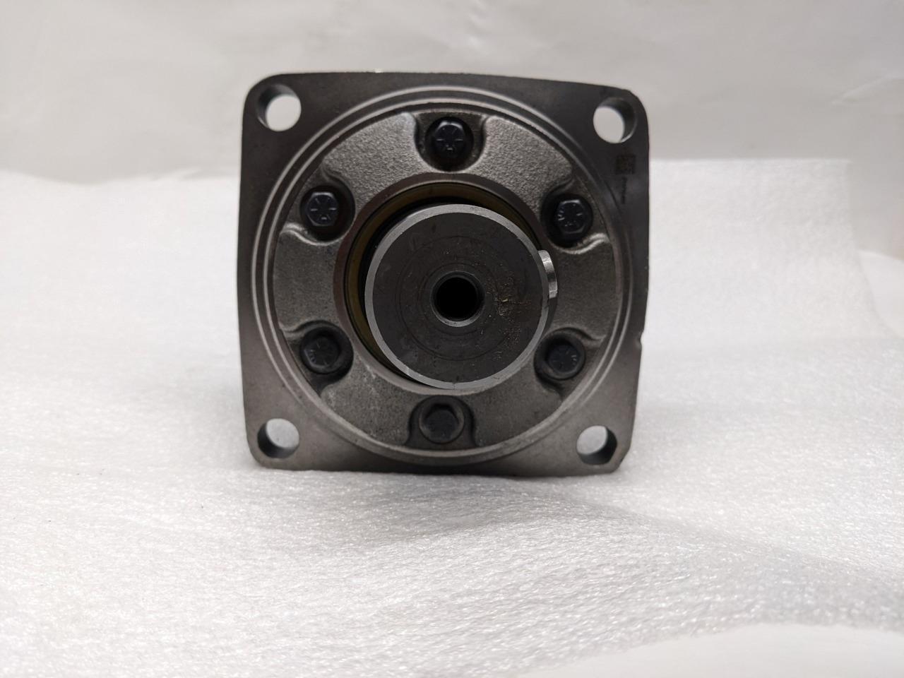 CHAR-LYNN EATON 112-1575-006 HYDRAULIC GEROLER DISC VALVE MOTOR NEW J2