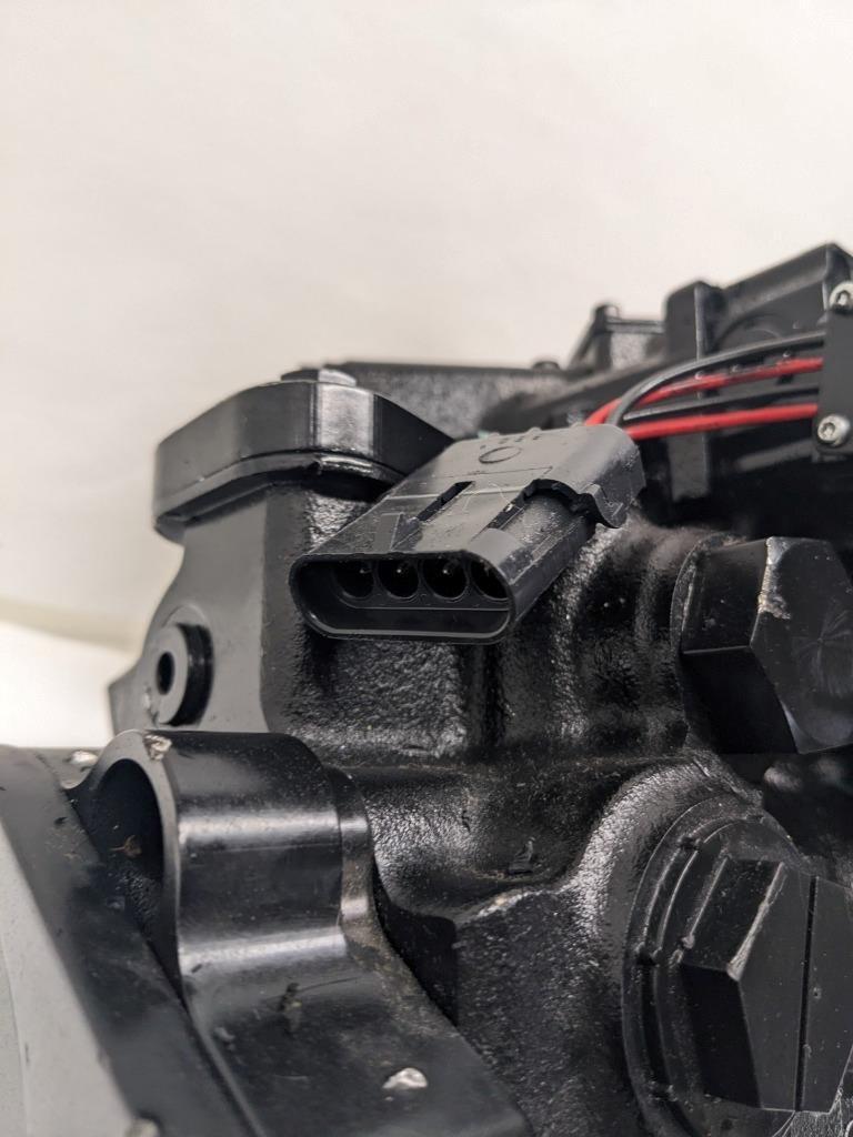 DANFOSS M46-20954 HYDRAULIC PUMP W/ DAMAGED PRESSURE CONTROL PILOT NEW H1