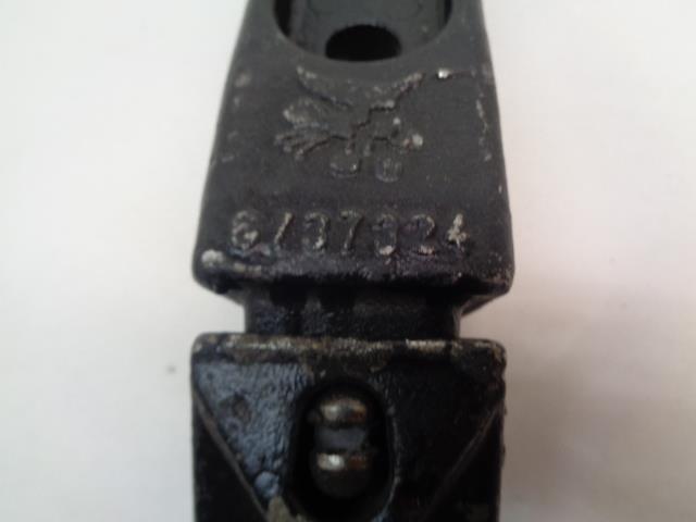 BOBCAT DIRT TOOTH 6737325 AND 6737324 BOBCAT DIGGING BUCKET ADAPTER R29
