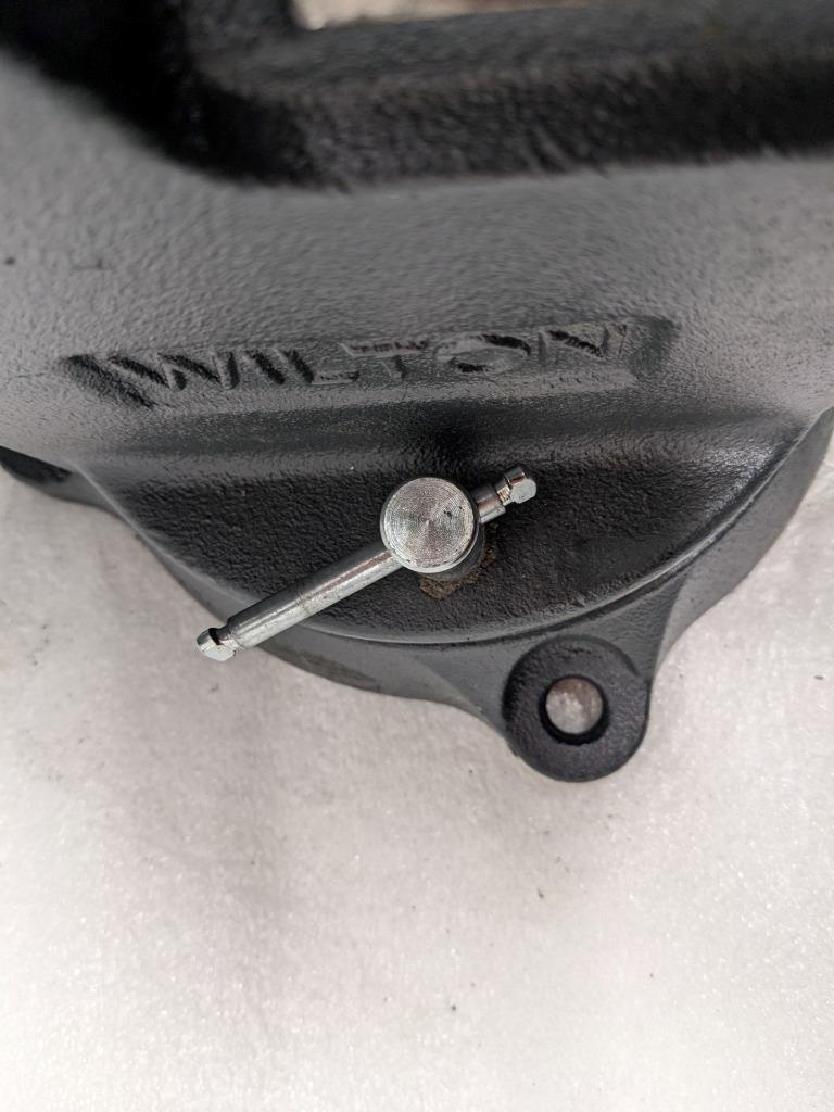 WILTON 913210-1 VISE 8" JAW  8" MAX OPENING 4" THROAT WITH SWIVEL BASE NEW J2