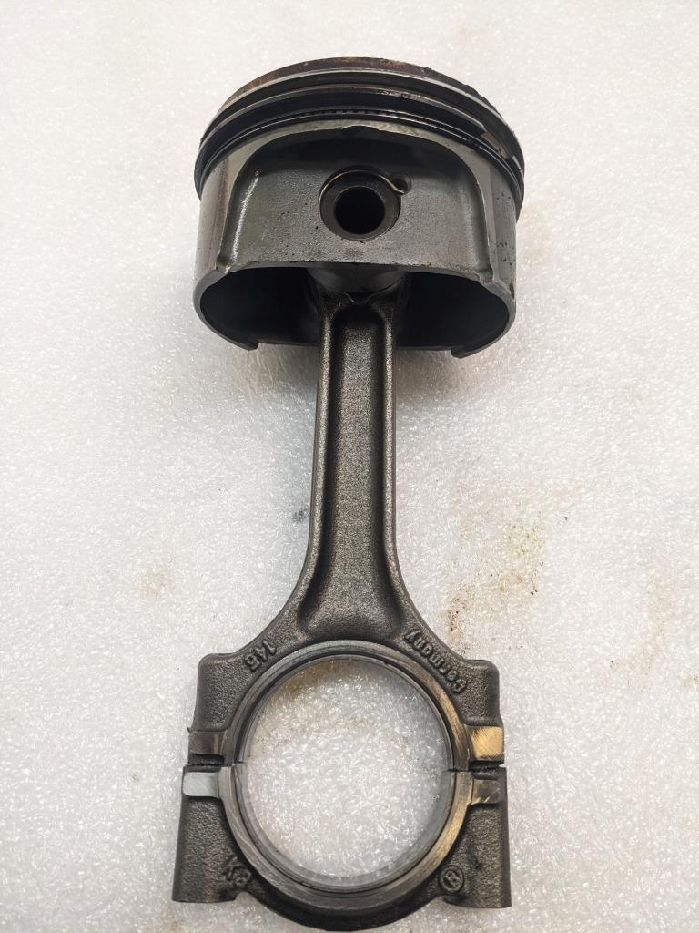 PORSCHE 986 BOXSTER 2.7L PISTON W/CONNECTING ROD #1 9961031028R USED 996GL2T1