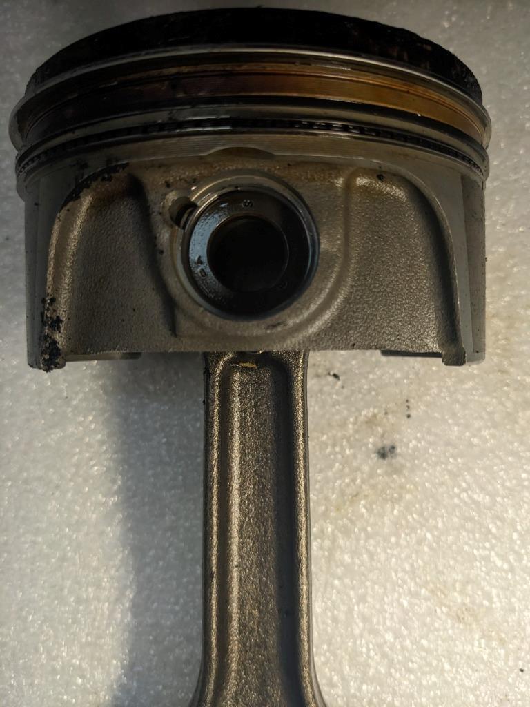 PORSCHE 986 BOXSTER 2.7L PISTON W/CONNECTING ROD #6 9961031028R USED 996GL2T1