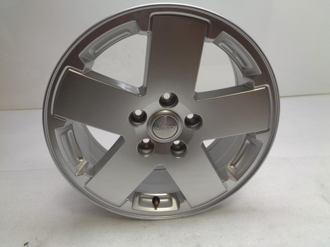NEW JEEP 07-12 JEEP WRANGLER SILVER WHEEL 18X7.5 5X127 ET44.45 1JC34TRMAA WR