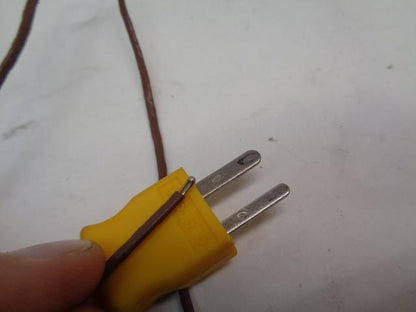 NEW  DIGITAL PROBE THERMOMETER W/ CARRYING CASE R4TB