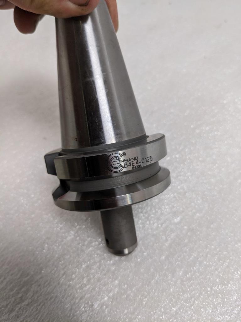 COMMAND B4E4-0125 SET SCREW END MILL TOOL HOLDER BT40 NEW R22T2