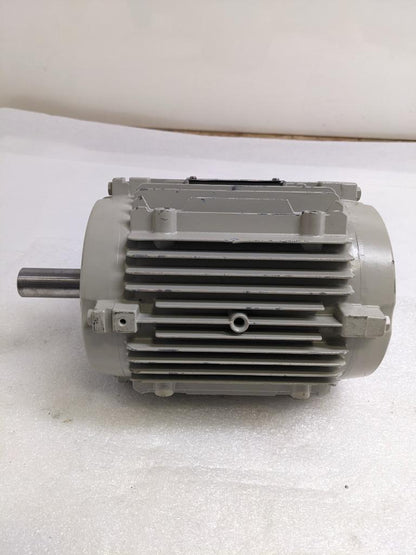 SIEMENS 1PP70904AA99-ZX00 MOTOR IP54 50HZ 200-240V 4.5A 1.1KW NEW H2