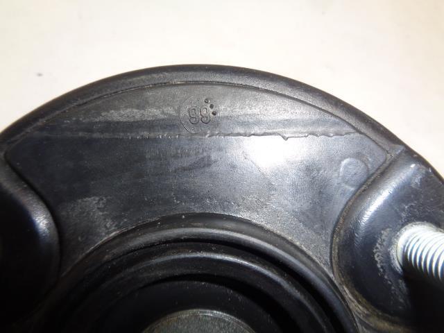 USED SET GENUINE PORSCHE 97-12 91 STRUT MOUNTS FRONT AND REAR 997 343 018 00 R21