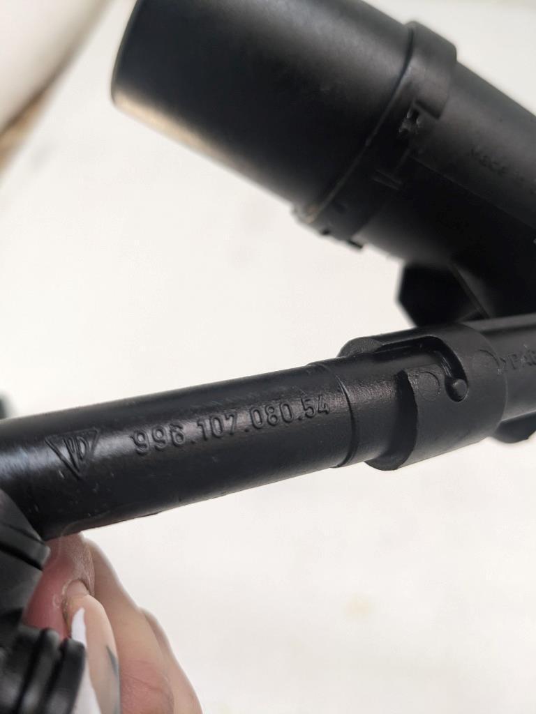 PORSCHE 1999-2000 911/996 ENGINE OIL SEPERATOR 99610708054 USED 996GL2T1