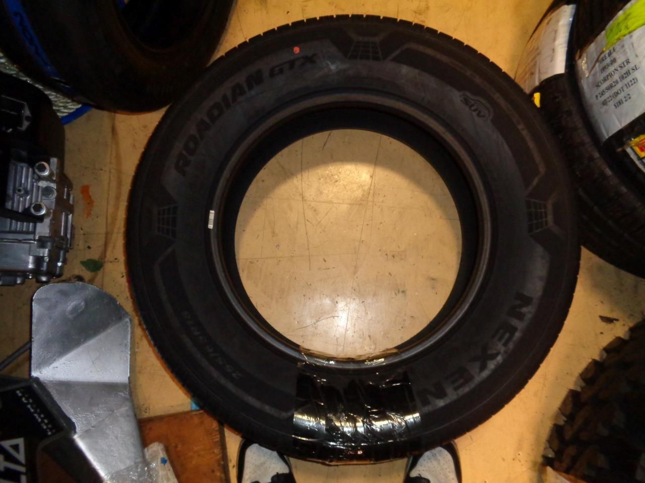 2 NEW TIRES NEXEN ROADIAN GTX 255 65 18 111T SL 17062NXK