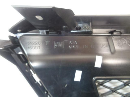 New Cadillac Grille in Midnight Silver (For vehicle w/o Surround vision) R32