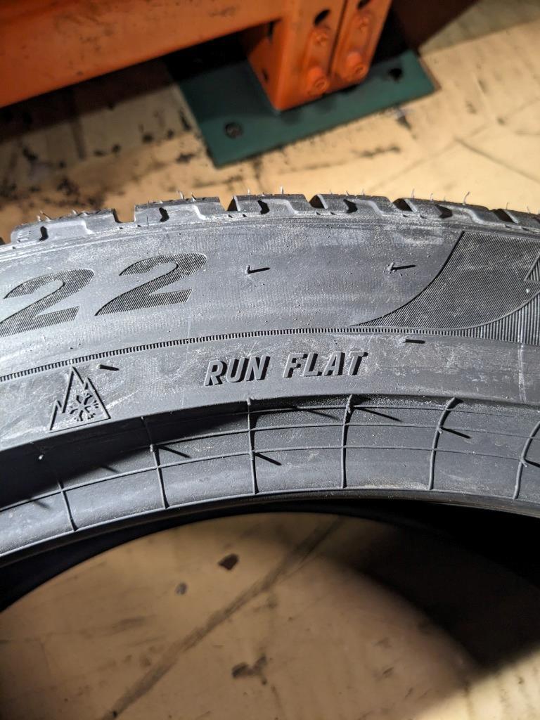 PIRELLI SCORPION WINTER RUNFLAT P 275 40 22 108V XL TIRE 3827500 CQ2