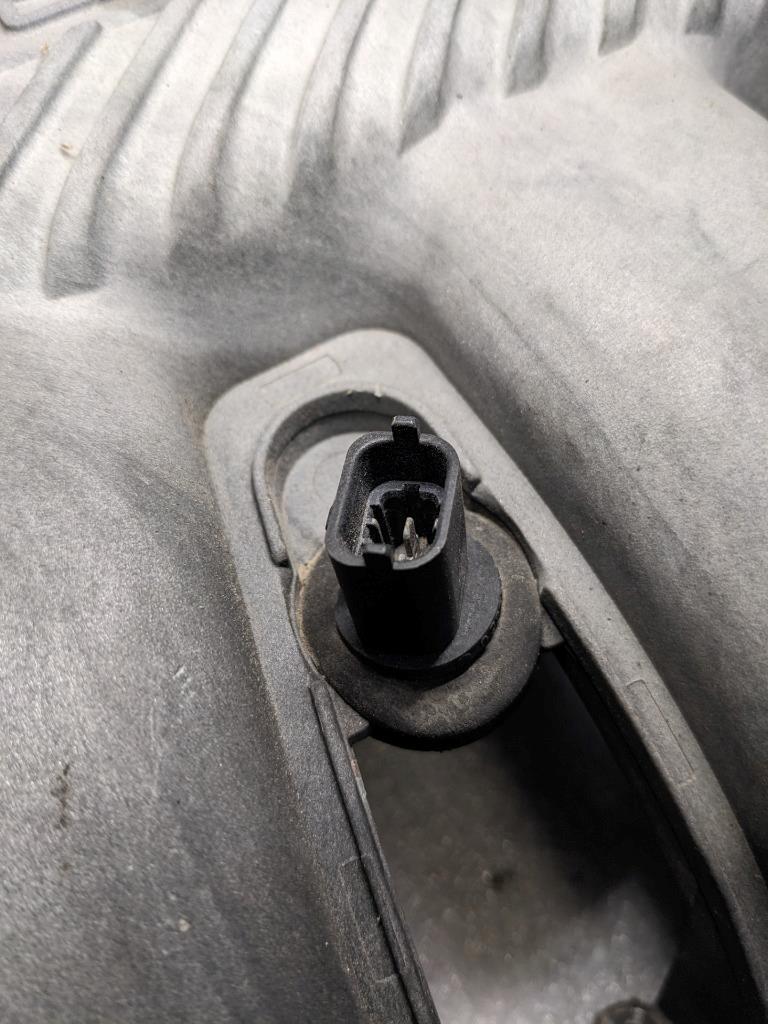 PORSCHE 911/996 INTAKE MANIFOLD/AIR DISTRIBUTOR 99611001555 USED 996B.G.L.