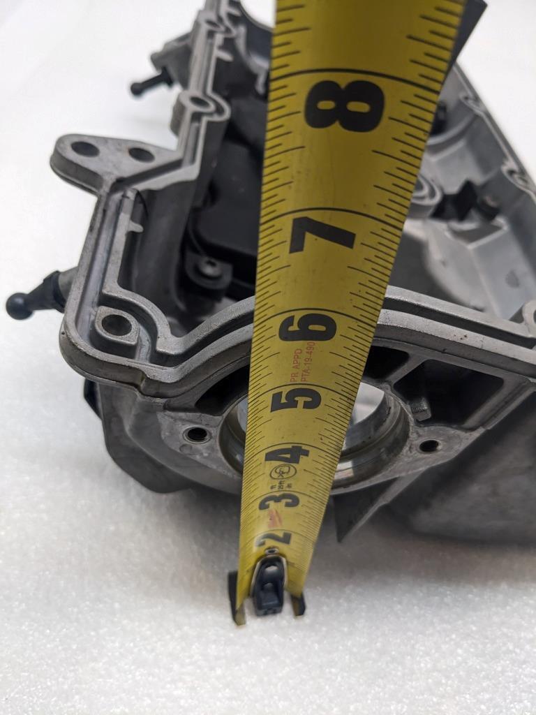 PORSCHE CAYENNE 15-18 RIGHT ENGINE VALVE CYLINDER HEAD COVER 94610513545 R24