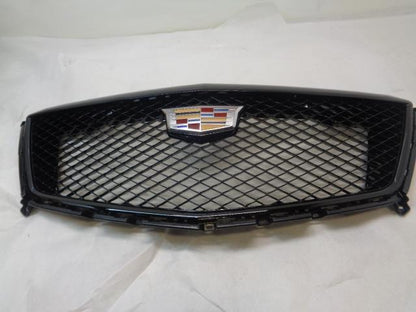 New Cadillac Grille in Midnight Silver (For vehicle w/o Surround vision) R32