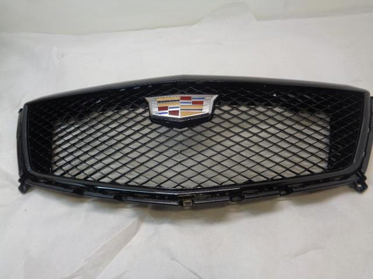 New Cadillac Grille in Midnight Silver (For vehicle w/o Surround vision) R32