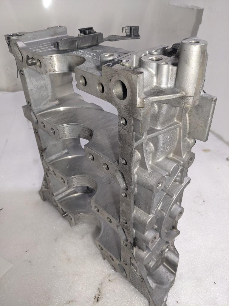 PORSCHE MACAN 2016 3.0 PETROL ENGINE BLOCK 9461011137R USED I2