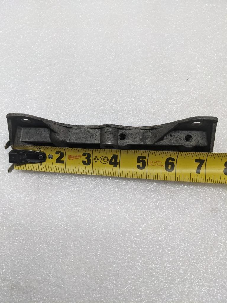 PORSCHE 911/996 ENGINE CYLINDER HEAD BRIDGE PLATE 99610412500 USED 996BGL2T2