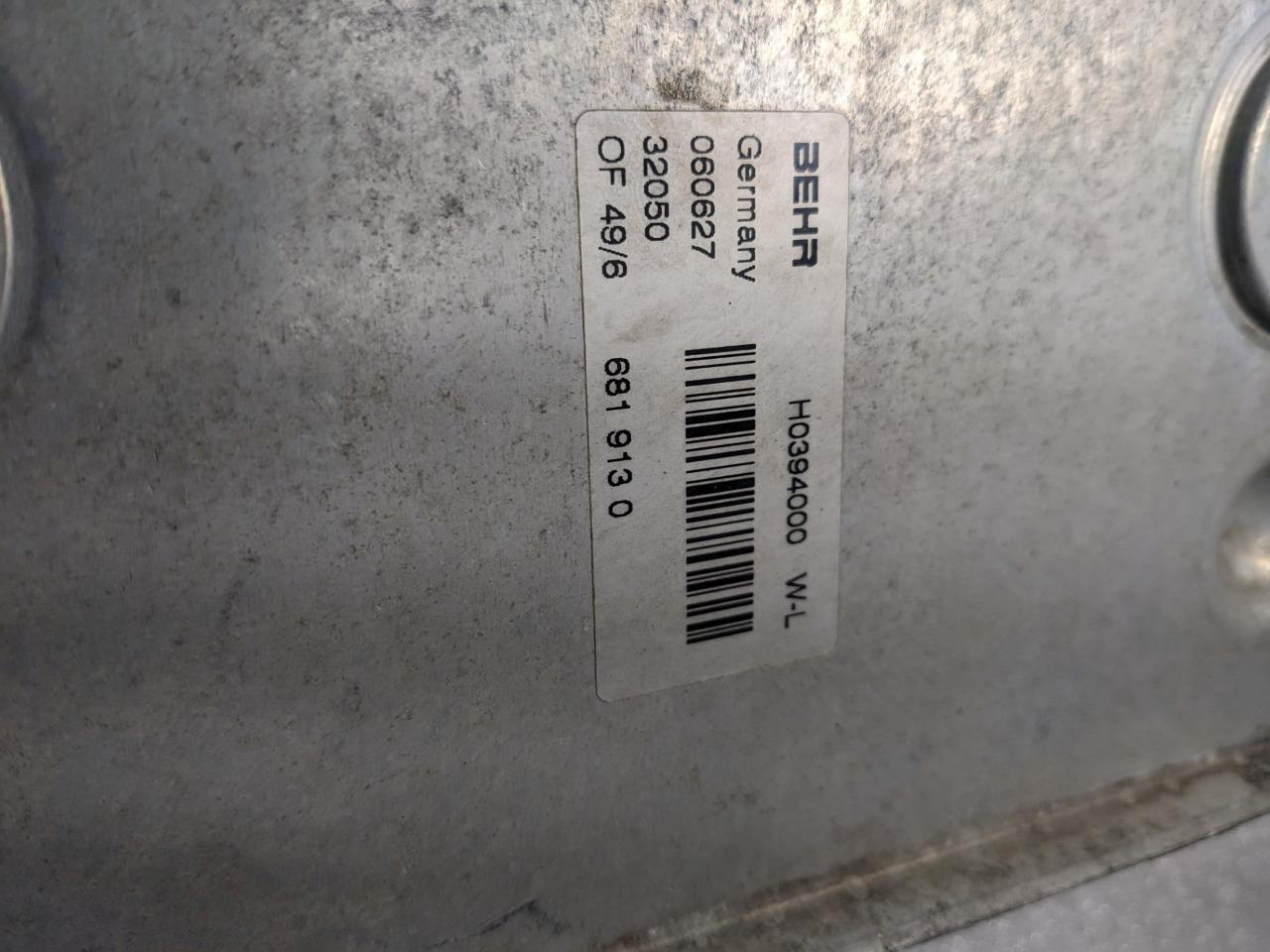 PORSCHE CAYENNE 4.5L ENGINE OIL RADIATOR COOLER 6819130 USED 996BGL