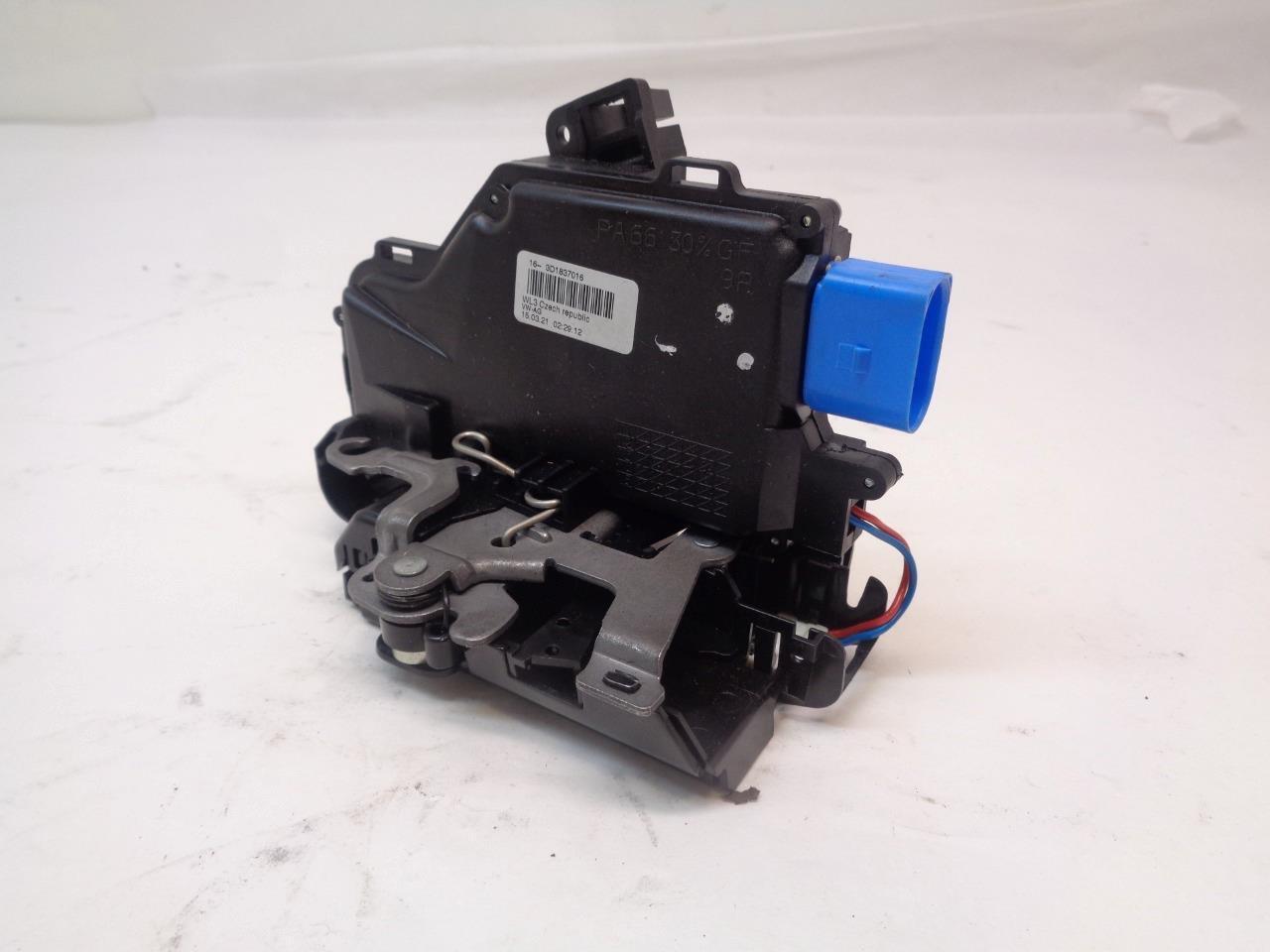 GENUINE PORSCHE 911 CARRERA BOXSTER RIGHT DOOR LOCK MECHANISM 3D1837016 R23TE