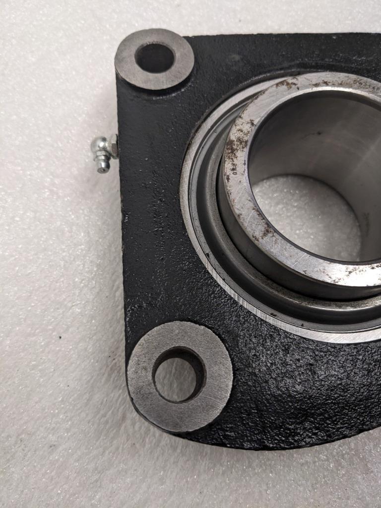 KBZ F3DX214 PILLOW BLOCK 3 BOLT NEW R27