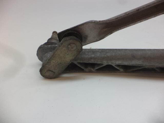 Porsche 928 S4 Windshield Wiper Pivot Linkage USED GENUINE 928 628 006 07 R21T4