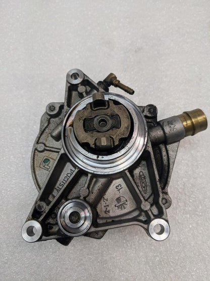 2016-18 PIERBURG PORSCHE MACAN ENGINE VACUUM PUMP 94610053000 USED R25