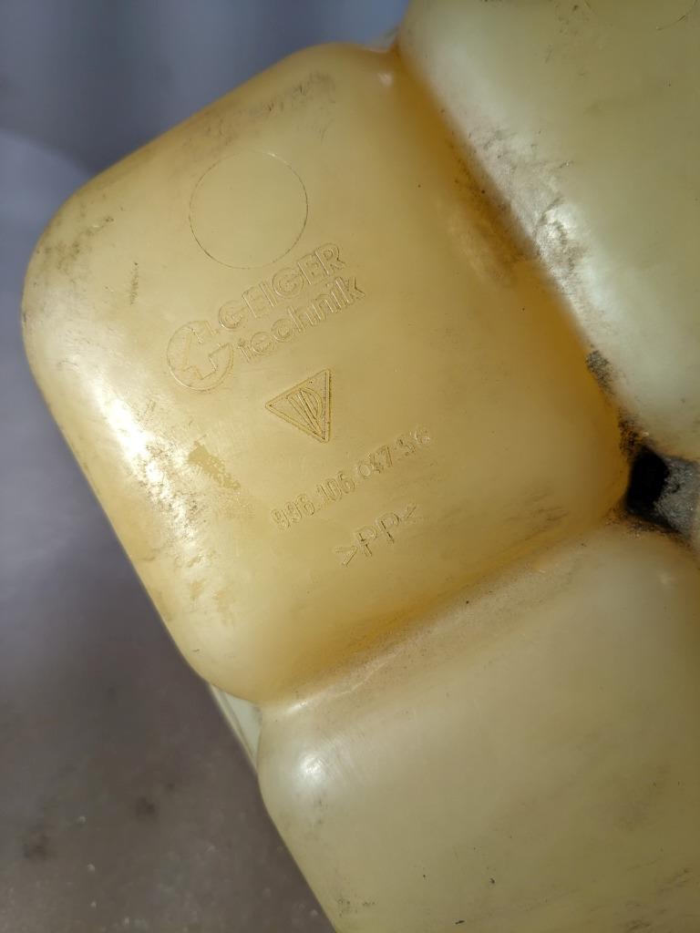 PORSCHE 996 COOLANT RESERVOIR 1999-2000 PORSCHE 99610604756 USED 996BGL