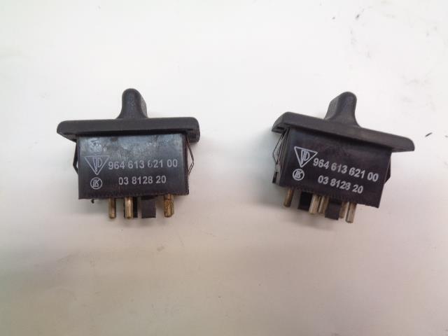 PAIR OF PORSCHE 96461362102 POWER WINDOW SWITCHES LEFT OR RIGHT FOR 911 USED R20