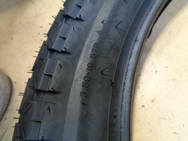 DUNLOP GOLD SEAL K70 3.25 19 57P FRONT MOTOTRCYCLE TIRE 45068945 CQ2