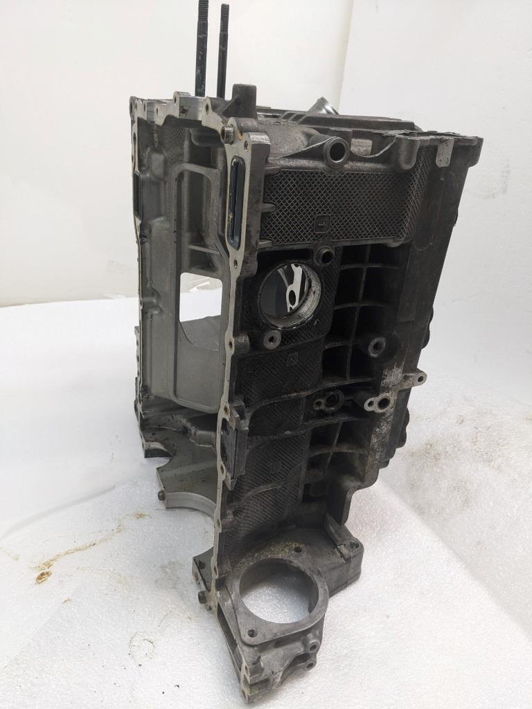 PORSCHE 911/996 RIGHT SIDE ENGINE BLOCK 9961011690R USED B2
